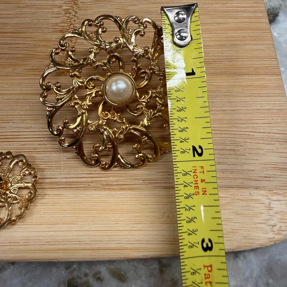 Vintage Avon Gold Tone Filigree Brooch Earrings Set Faux Pearl Coquette Old Mone
